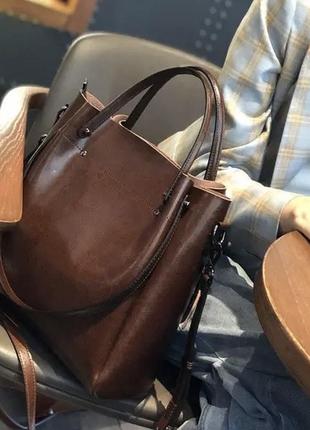 Жіноча шкіряна велика коричнева сумка