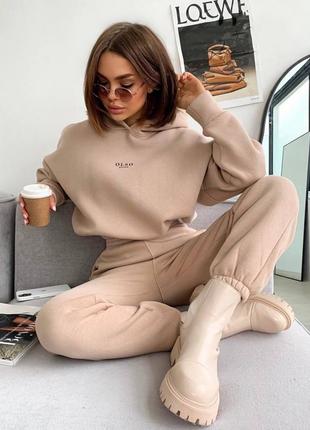 Костюм жіночий