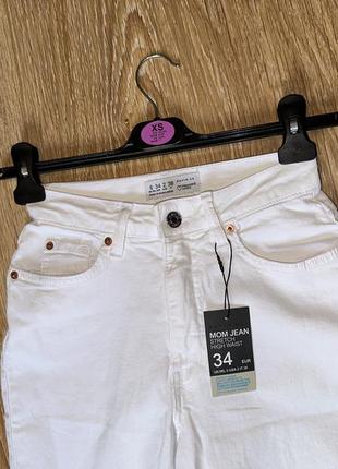 Белые джинсы mom женские7 фото