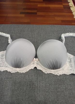 Красивый бюстик балконет с большим пуш-апом