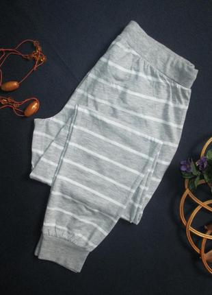 Классные трикотажные спортивные штаны джоггеры серый меланж в полоску michele hore6 фото