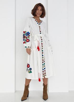 Сукня-вишиванка з квітковою вишивкою гладдю1 фото