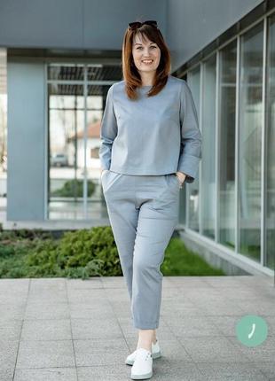 Костюм льняний блузка і укорочені штани однотонний