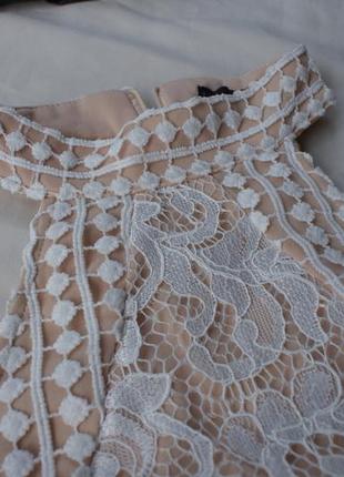 Брендовое кружевное платье футляр коктельное от pretty little things8 фото