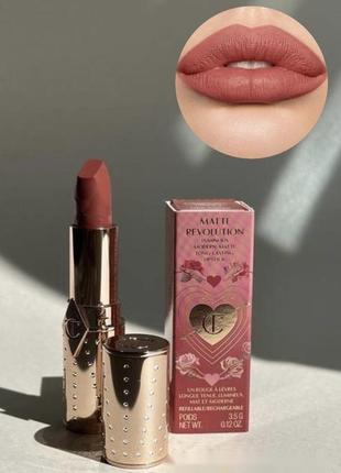 Матова помада charlotte tilbury matte revolution mrs kisses