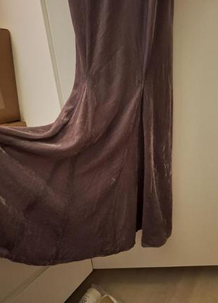 Довга велюрова сукня пудрово-сірого кольору5 фото