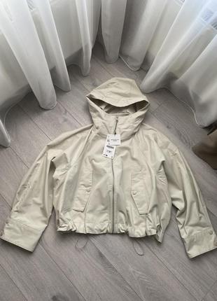Крутая ветровка свободного кроя zara