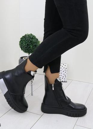 Женские демисезонные чёрные ботинки8 фото