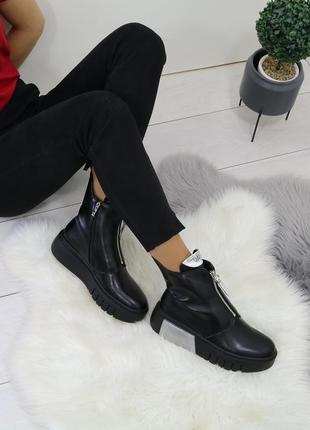 Женские демисезонные чёрные ботинки9 фото