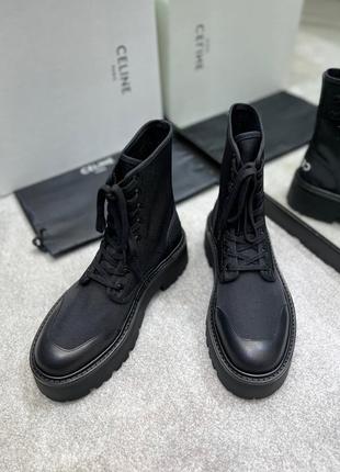 Женские черные кожаные сапоги ботинки celine из кожи и нейлона с белым логотипом селин3 фото