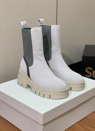 Женские ботинки