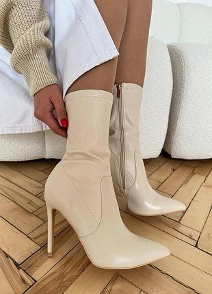 Ботильони черевики бежеві молочні на підборі шпильці стрейч панчохи