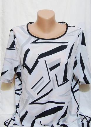 Гарненька блуза з відкритою спинкою бренду "fsf