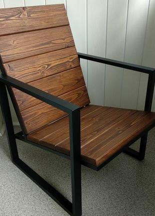 Крісло дерев'яне з металевим каркасом