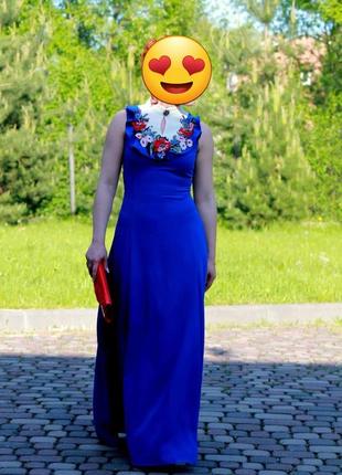 Эксклюзивное платье с вышивкой