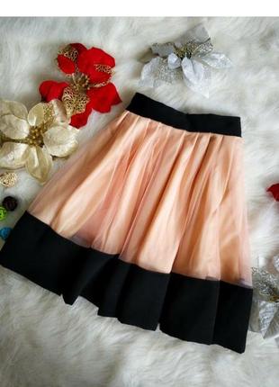 Шикарна нова персикова юбка спідниця з сіткою та чорною окантовкою.