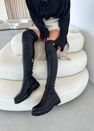 Ботфорти на високій масивній підошві, класичні чорні жіночі, демі