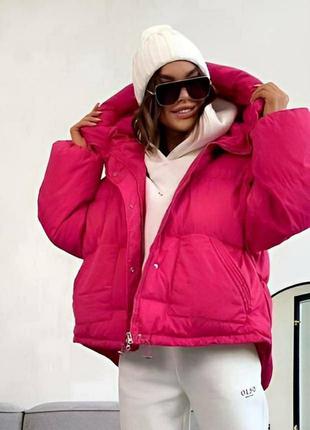 Теплая куртка осенняя зимняя на синтепоне из матовой плащевки с капюшоном карманами свободного прямого кроя оверсайз модная8 фото