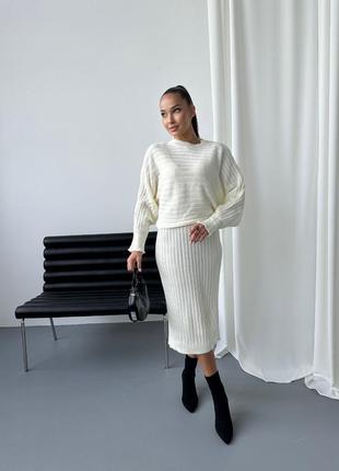Костюм туречевица юбка миди и свитер молочный8 фото
