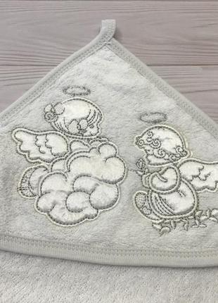 Крижма, вишивка янголята сріблом