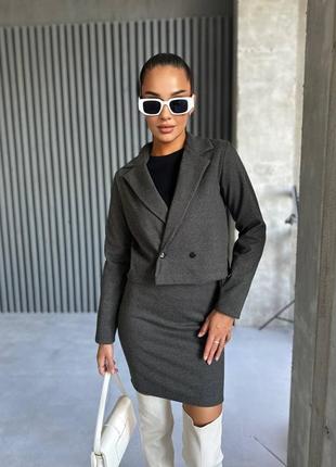 Костюм жіночий