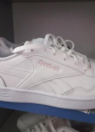 Reebok  37.5