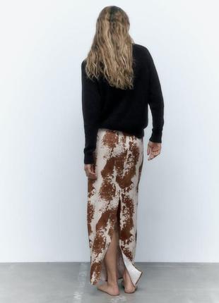 Атласная юбка макси zara в бежево коричневый принт, высокая посадка,6 фото