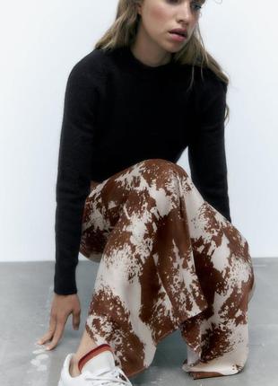 Атласная юбка макси zara в бежево коричневый принт, высокая посадка,7 фото