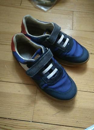 Фирменные кроссовки из натуральной кожи для мальчика