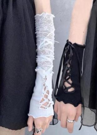 Мітенки обтислі в стилі лоліта готика