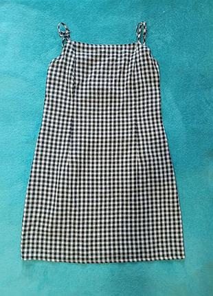 Платье на бретельках