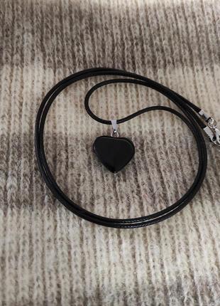 Оригинальный подарок девушке - натуральный камень чёрный агат кулон в форме сердечка на цепочке в коробочке7 фото
