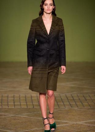 Новое пальто jonathan saunders s
