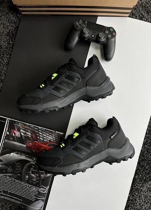 Стильні ядові кросівки adidas terrex gore-tex fleece