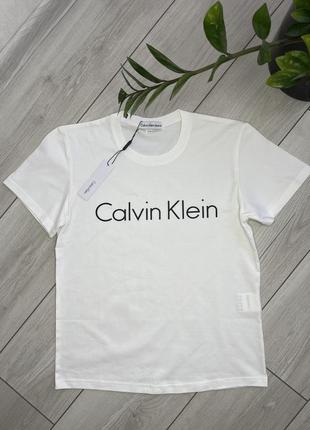 Белая футболка calvin klein2 фото