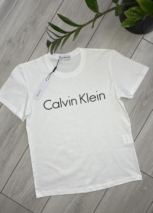 Белая футболка calvin klein1 фото