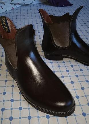 Черные резиновые ботинки daslö