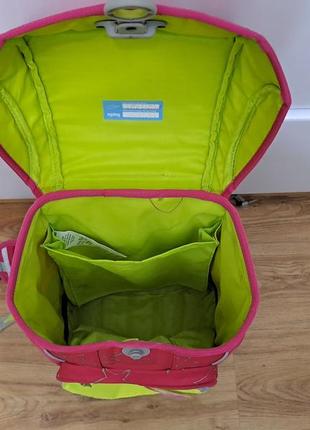 Дуже зручний шкільній рюкзак для дівчинки!8 фото
