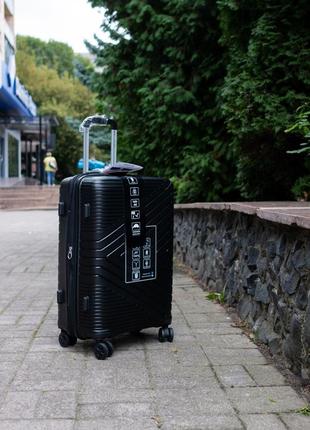 Валіза пластикова nuri поліпропилен 100% 2056 середня м чорна