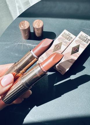 Charlotte tilbury matte revolution lipstick помада в оттенке super fabulous6 фото