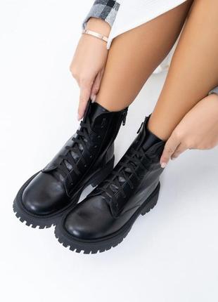 Черные теплые ботинки на шнуровке3 фото