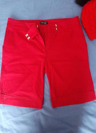 Фирменные шорты бриджи красные