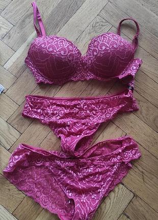Комплект жестого белья intimissimi
