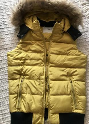 Жилетка/ безрукавка