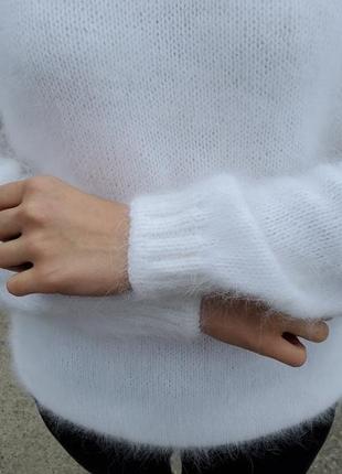 Белый свитер ангора кролик пушистый джемпер ручная работа2 фото