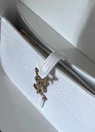Жіноча сумка в стилі yves saint laurent hobo croco, білого кольору8 фото