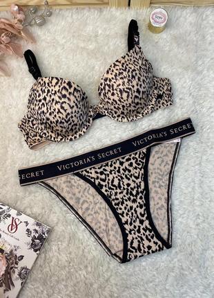 Комплект victoria's secret бюстгальтер 34в s 34c l с легким push up + трусики танго  леопардовый