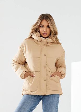 Жіноча курточка укорочена