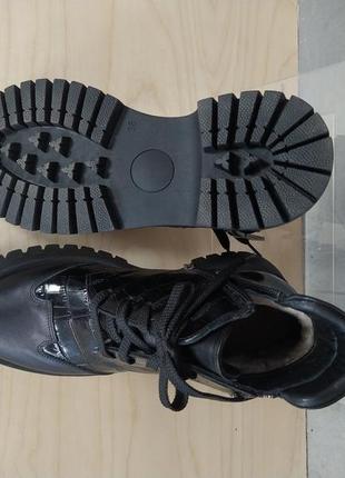 Зимові жіночі черевички, чоботи, ботальйони з натуральної шкіри чорного кольору.5 фото