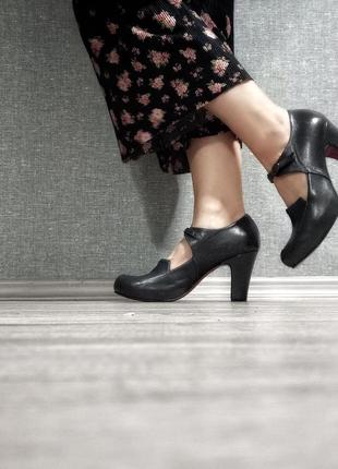 Жіночі  італійські шкіряні туфлі 40 розмір в стилі мері джейн1 фото